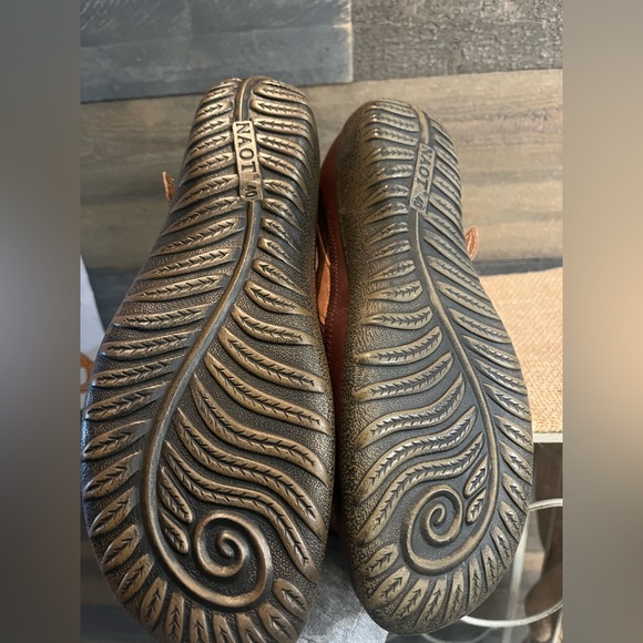 Naot Kirei Mary Jane Brown Leather Shows size 9 - Picture 16 of 16